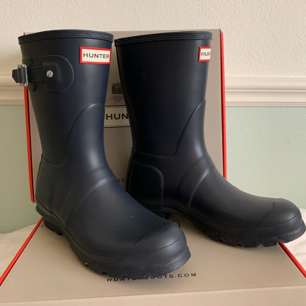 BNIB Hunter Original Short Boot in Navy